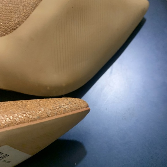 Gold Heels - Picture 5 of 8